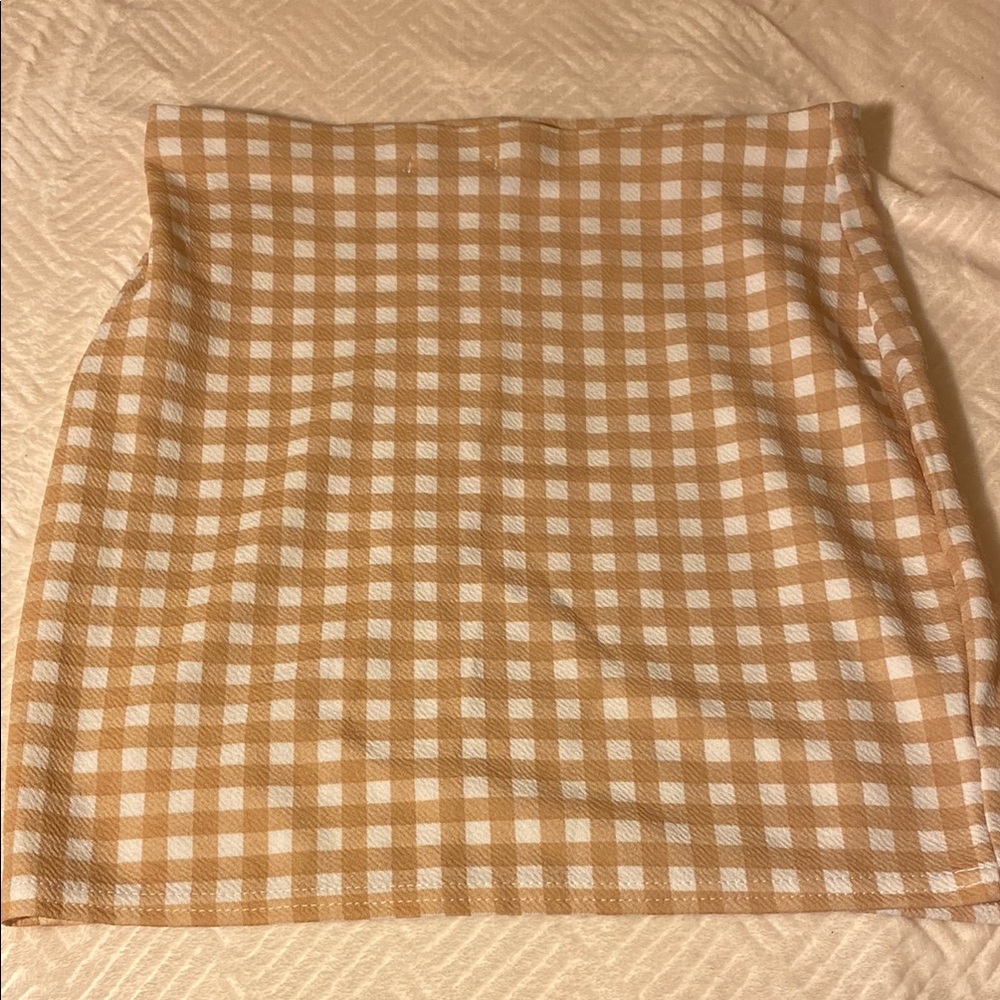 PrettyLittleThing Tan and White Mini Pencil Skirt